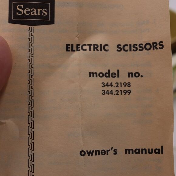 Sears Vintage 2 Speed Electric Scissors in Origional Acrylic Storage Box - Picture 6 of 14